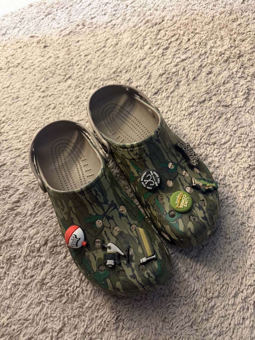 Mens luke combs crocs size 11